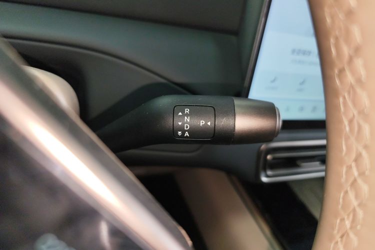 理想汽车 理想MEGA 2025 汽车图片 #14