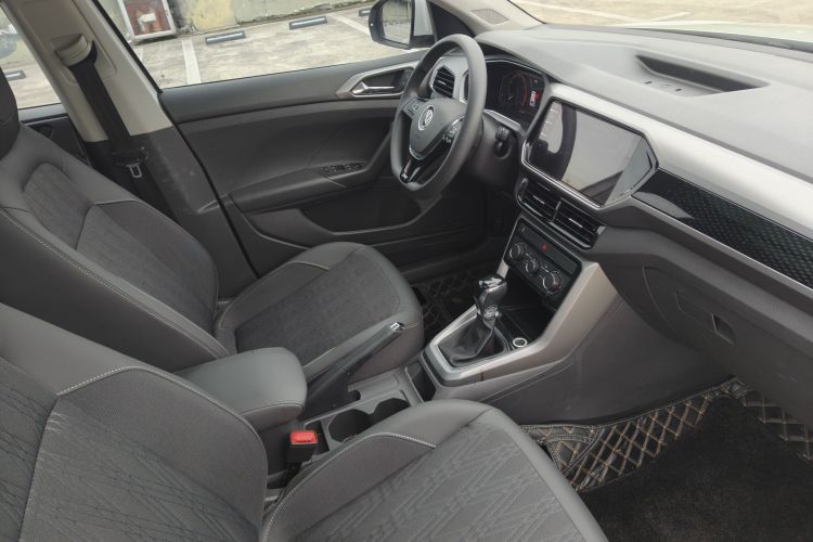 Volkswagen T-Cross 2022 car image #14