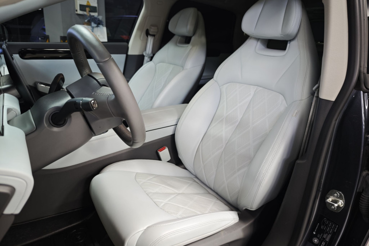 零跑汽车 零跑C01 2025 汽车图片 #14