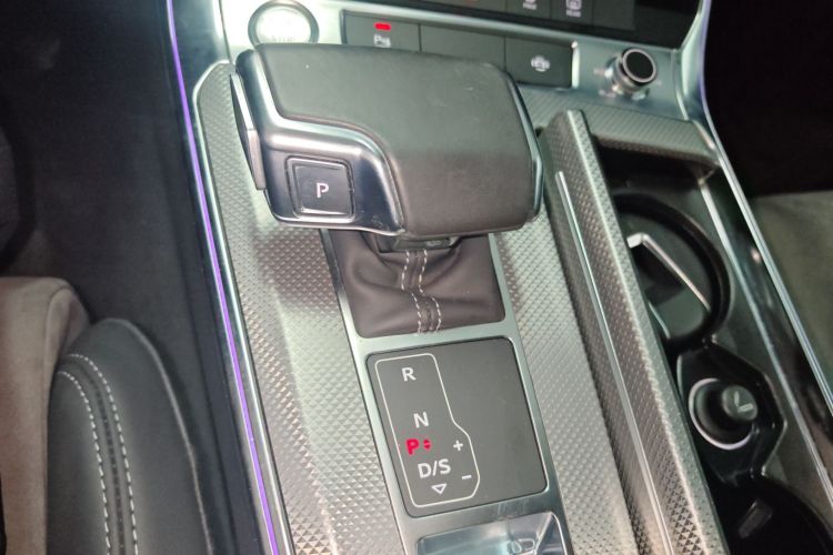 Audi A6L 2020 car image #14