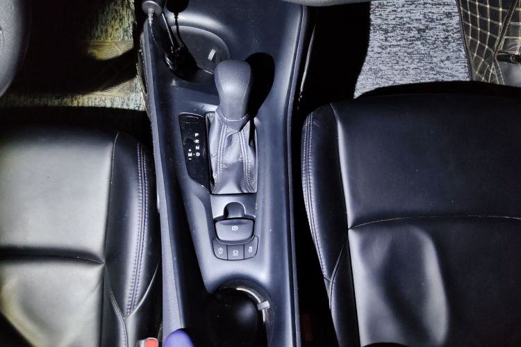 Toyota C-HR 2022 #14 Toyota C-HR 2022 صورة سيارة #14