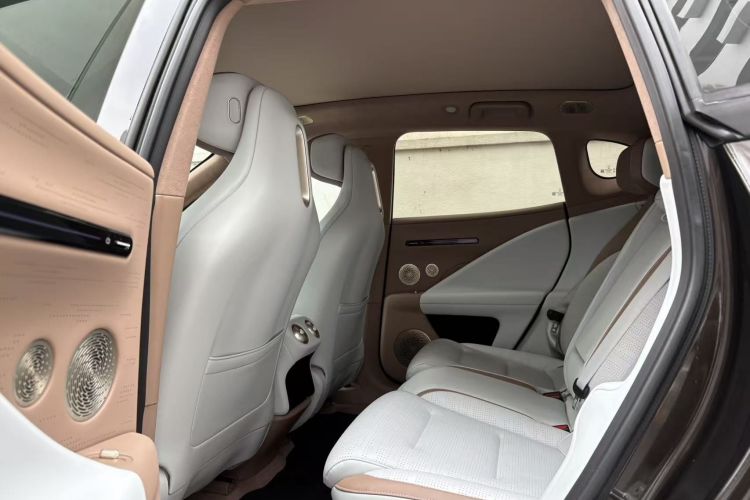 Avatr 07 2024 car image #14