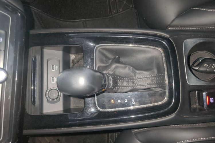 Roewe i5 2020 #14 Roewe i5 2020 car image #14