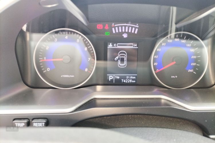 GEELY Emgrand 2016 #14 GEELY Emgrand 2016 car image #14