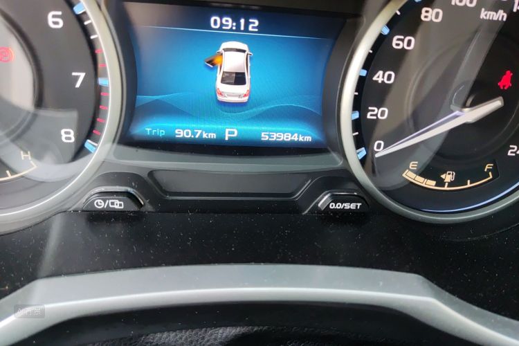 GEELY Emgrand 2016 car image #14