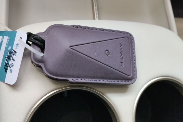 Avatr 06 2025 car image #14