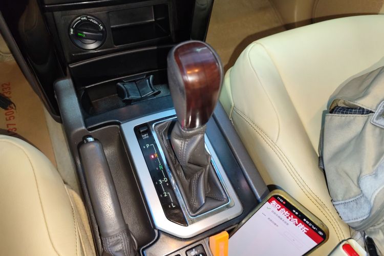 Toyota Land Cruiser Prado 2015 immagine di auto #14