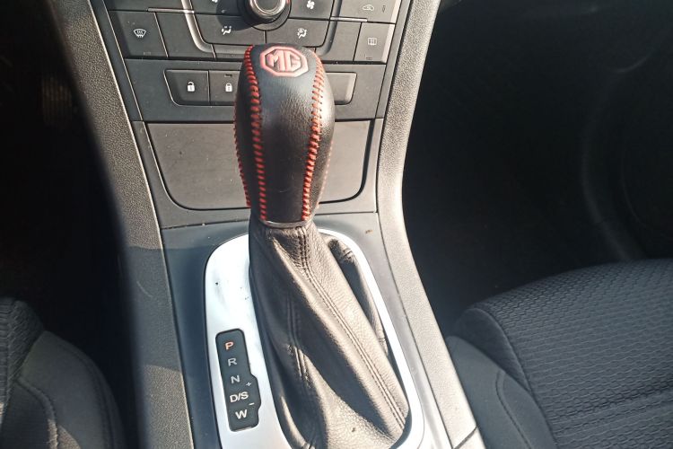 MG GS 2015 car image #14