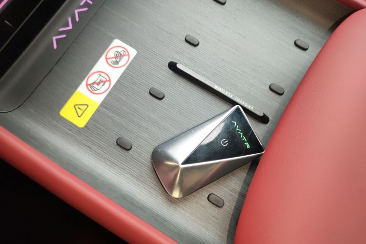 Avatr 06 2025 car image #14