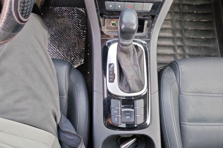 MG GS 2015 car image #14