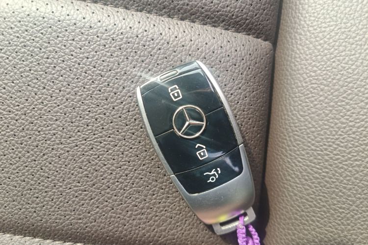 Mercedes-Benz GLE Class 2023 immagine di auto #14