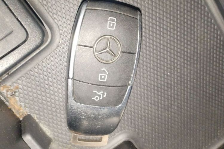 Mercedes-Benz GLA Class 2023 immagine di auto #14