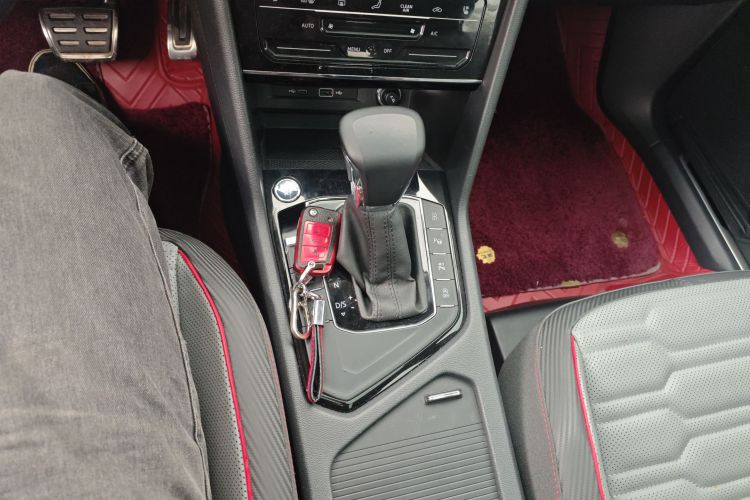 Volkswagen Tiguan X 2021 #14 Volkswagen Tiguan X 2021 صورة سيارة #14