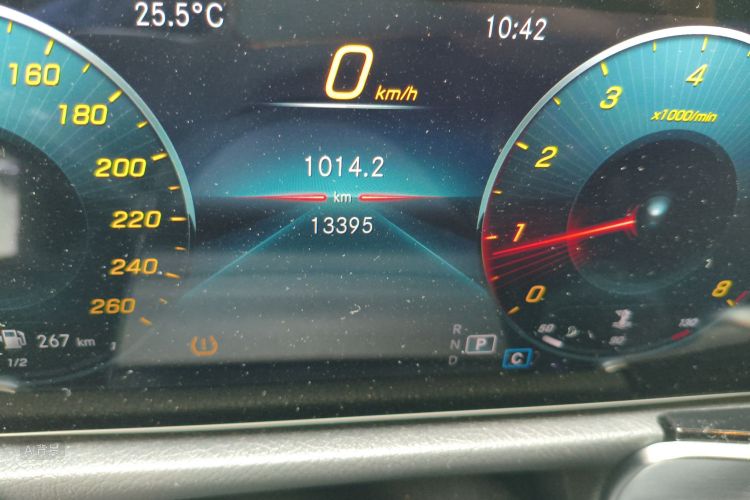 Mercedes-Benz GLB Class 2021 car image #14