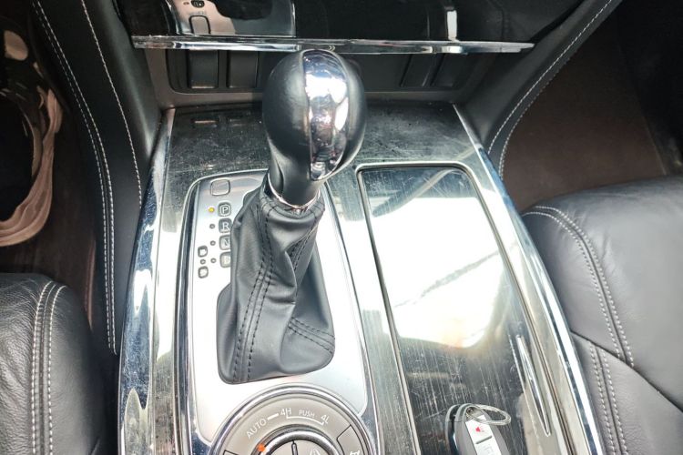 Nissan 2019 #14 Nissan 2019 car image #14