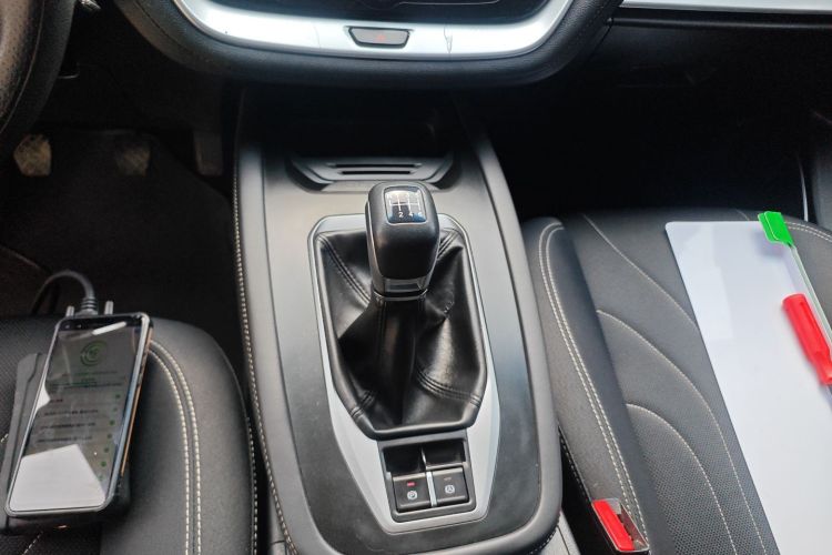 X70M 2021 car image #14
