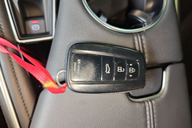 Toyota Avalon 2023 car image #14