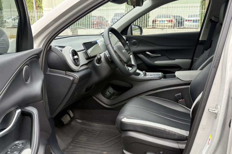 BYD Sea Lion 05 DM-i 2025 image de voiture #14