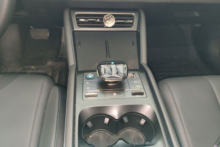 BYD Qin L 2024 immagine di auto #14