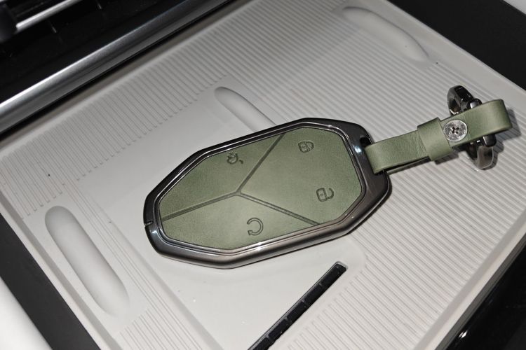 FangChengBao Tiger 3 2025 car image #14