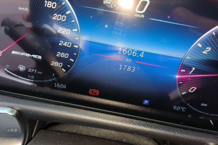 Mercedes-Benz GLB AMG 2025 car image #14