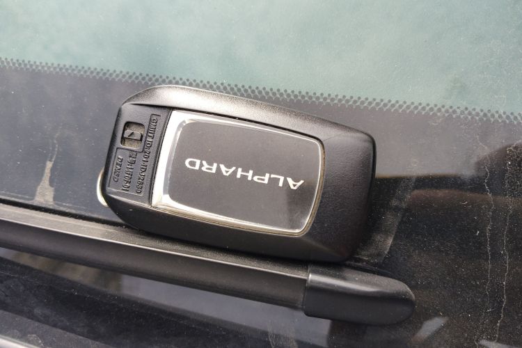 Toyota Alphard 2021 car image #14