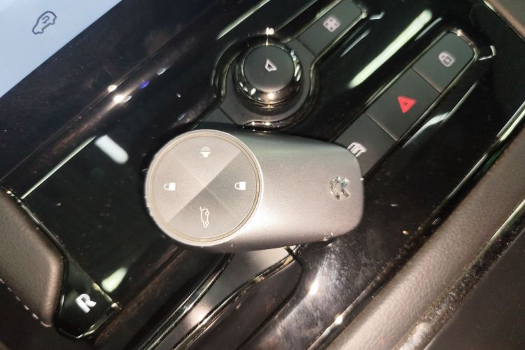 NIO ES8 2021 car image #14