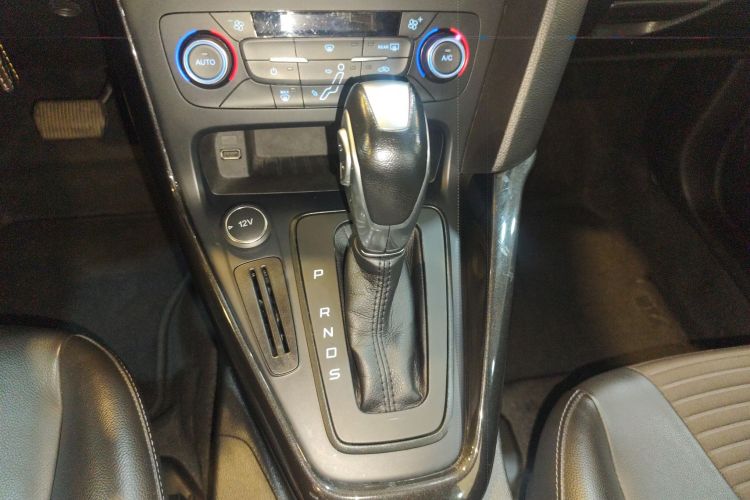 Ford Focus 2017 car image #14