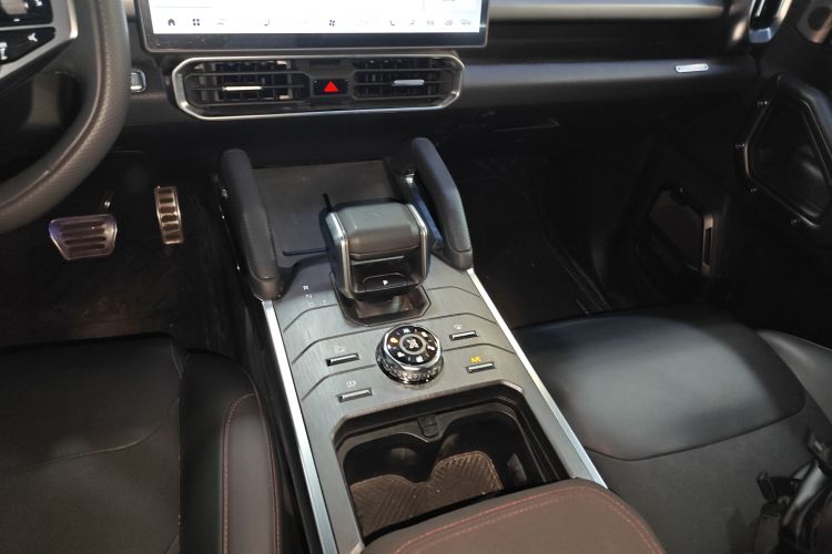 Jetour Traveller 2023 car image #14