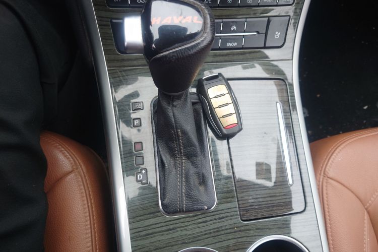 Haval H8 2015 изображение автомобиля #14