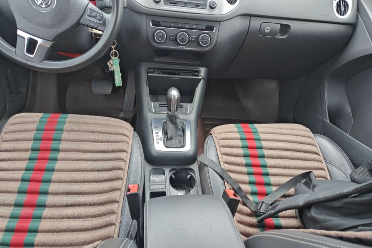 Volkswagen Tiguan 2016 car image #14