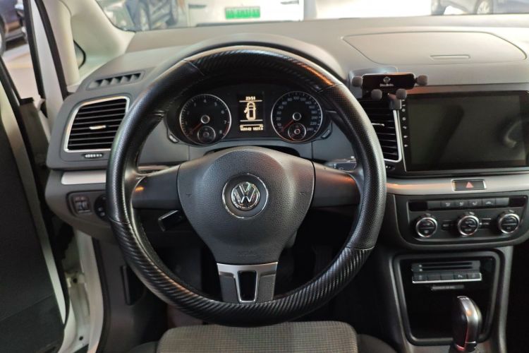 Volkswagen Sharan 2014 car image #14