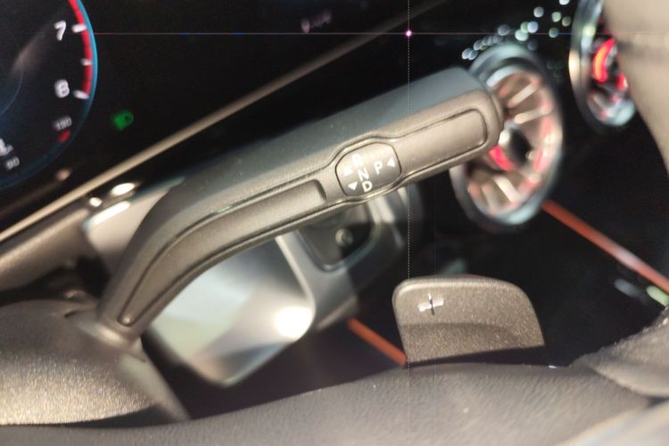 Mercedes-Benz GLB Class 2020 car image #14