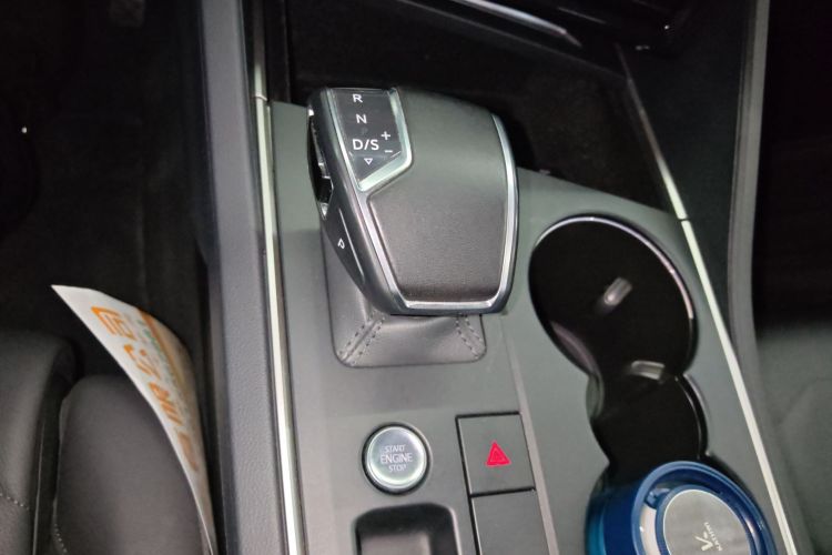 Volkswagen Touareg 2020 immagine di auto #14