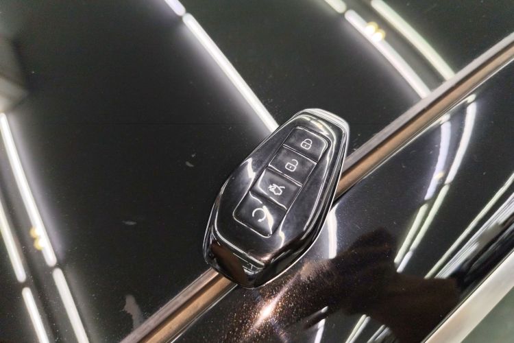 Denza Z9 2024 car image #14