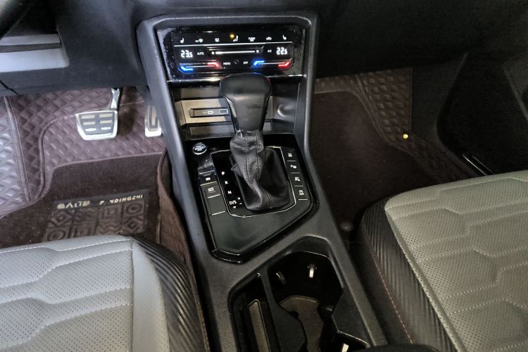 Volkswagen Tiguan X 2021 immagine di auto #14