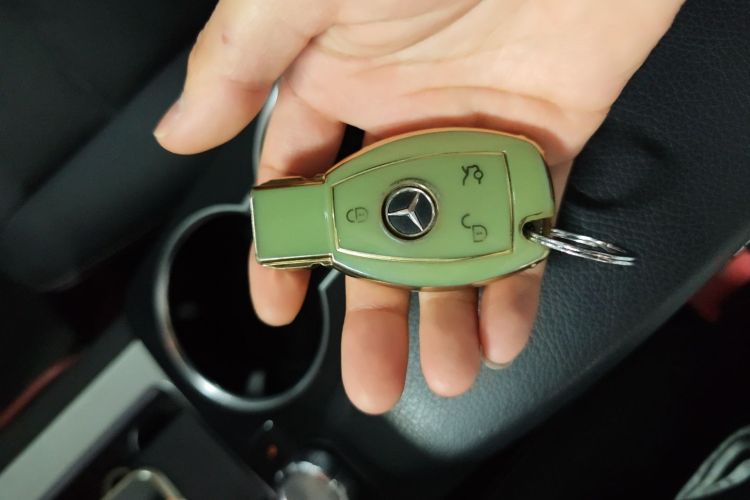 Mercedes-Benz GLK Class 2016 car image #14