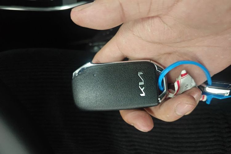 Kia K5 2025 car image #14