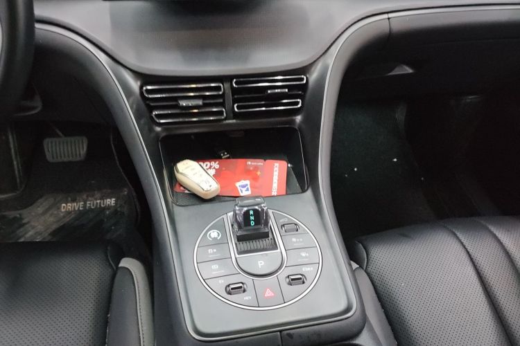 BYD Sea Lion 05 DM-i 2024 car image #14