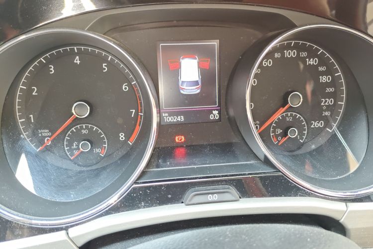 Volkswagen Touran 2020 car image #14