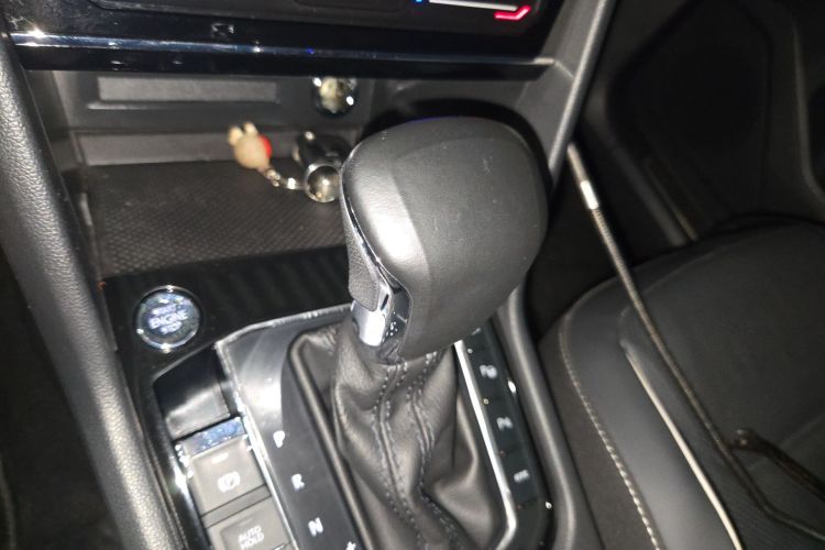 Volkswagen Tiguan L New Energy 2020 imagen de coche #14