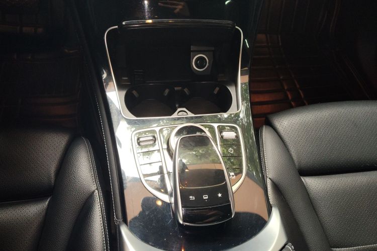 Mercedes-Benz GLC Class 2016 صورة سيارة #14