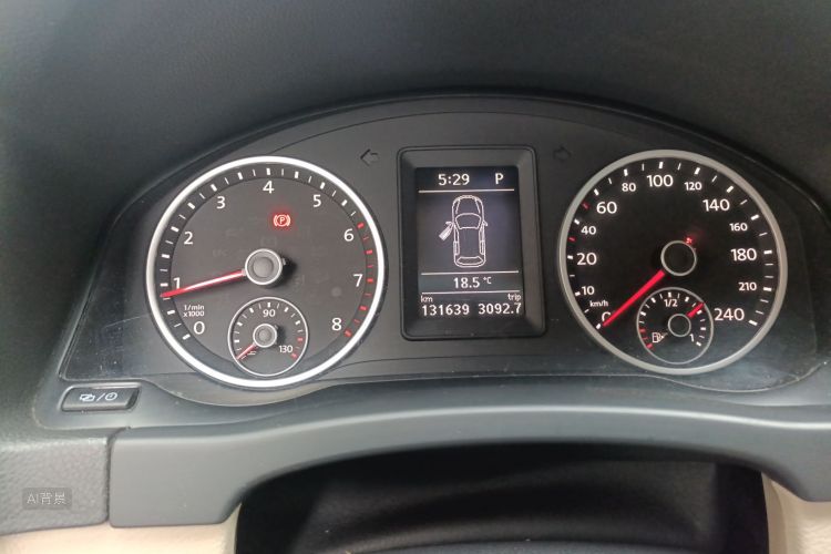 Volkswagen Tiguan 2015 car image #14