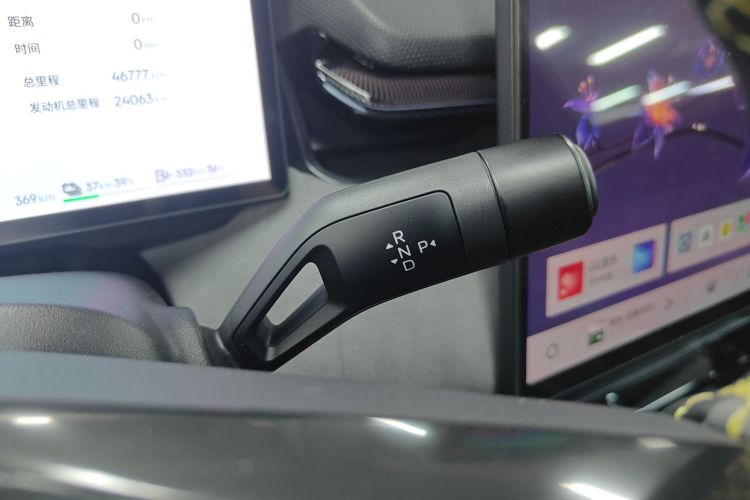 Lynk & Co 08 EM-P 2024 car image #14
