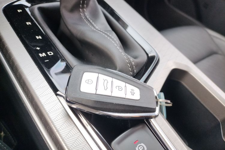 GEELY Emgrand 2022 car image #14