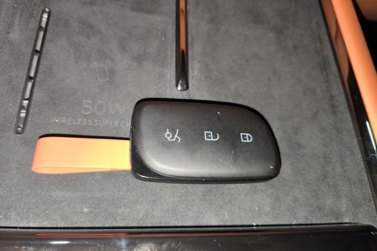 Lynk & Co 10 EM-P 2025 immagine di auto #14