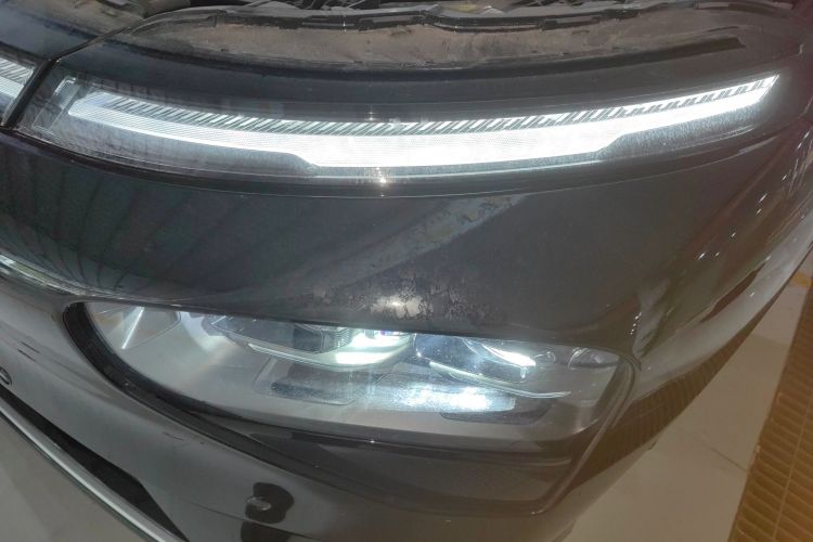 Xpeng G9 2023 صورة سيارة #14