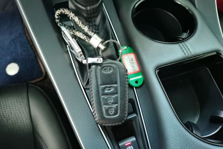 Toyota Avalon 2021 car image #14