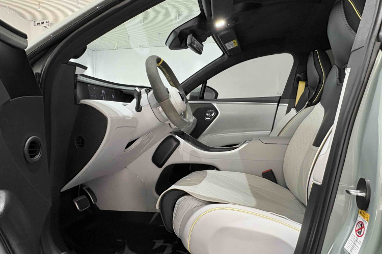 Avatr 11 2023 car image #14