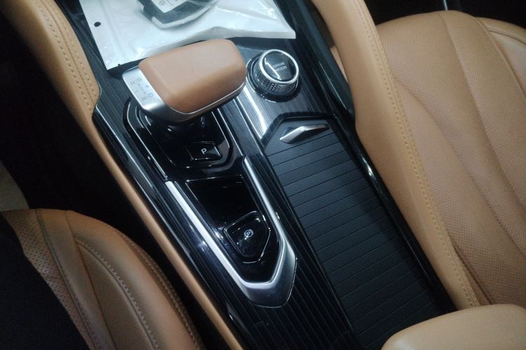 GEELY Monjaro EREV 2023 car image #14